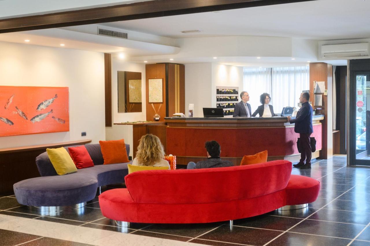Art Hotel Milano Prato  Exteriör bild